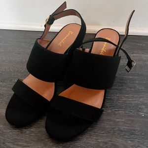 Bonnibel Women’s Black Sandals Size 7.5